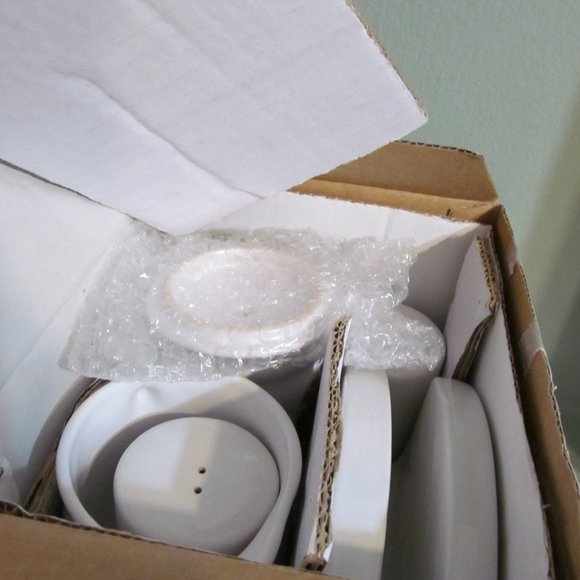 Currier & Ives 5 pc Stoneware Table Top Set American Homestead Winter MCNY - Picture 6 of 16